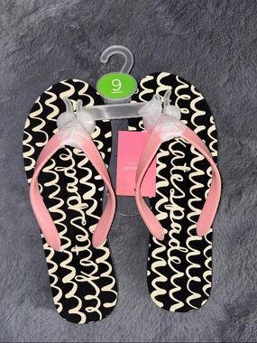 Kate Spade Black & Pink Script-Print Flip Flops